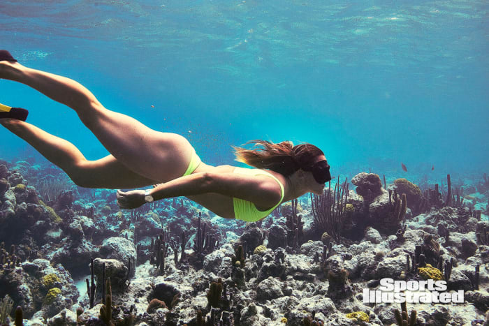 x163220_tk2_00028wmweb